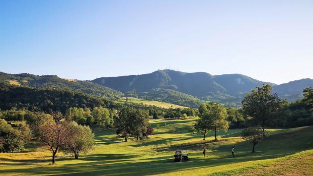 Golf Club, un'altra fumata nera: anche la terza asta è andata deserta