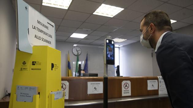 Oltre tre mesi per avere la carta d'identità