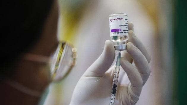 Donini: "Vaccino, priorità seconda dose per tutti. Possibile anticipo dei richiami con AstraZeneca per over 60"