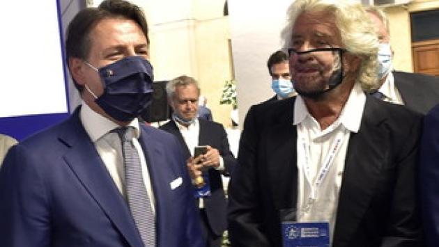 Grillo dice no a Conte "Eleggiamo il comitato direttivo su Rousseau"