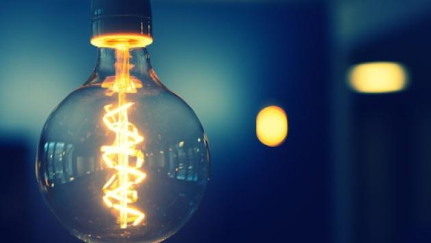 Scattano i rincari per l'energia, +9,9% per la bolletta dell'elettricità e +15,3% per quella del gas