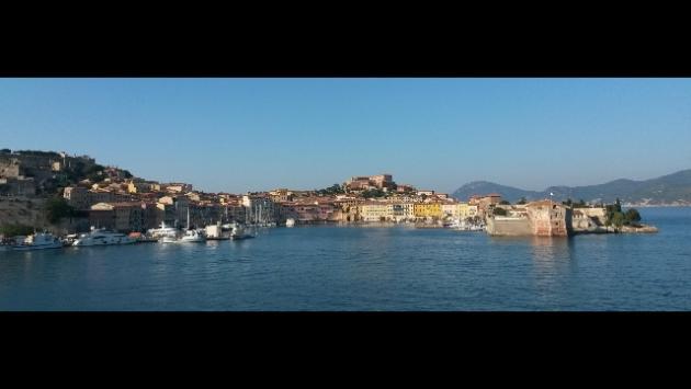 Morta in casa all'Elba, nessun incidente: uccisa a bastonate. Arrestato il marito