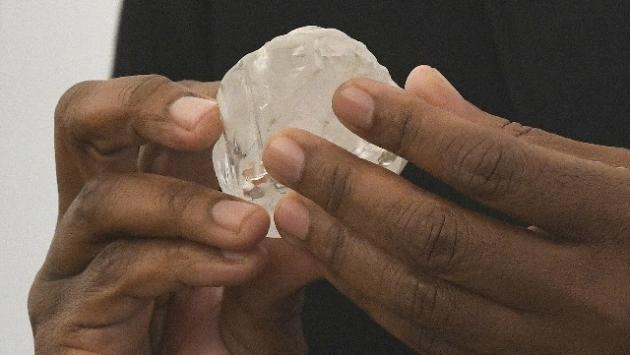 Enorme diamante da 1.174 carati trovato in Botswana