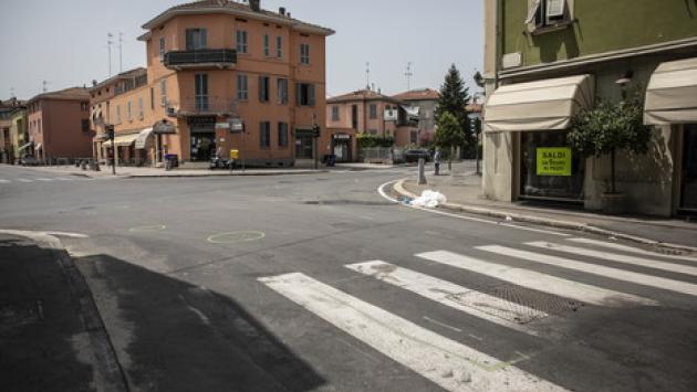 Scontro tra un'auto e uno scooter all'incrocio tra via Venezia e via Trieste: un ferito grave