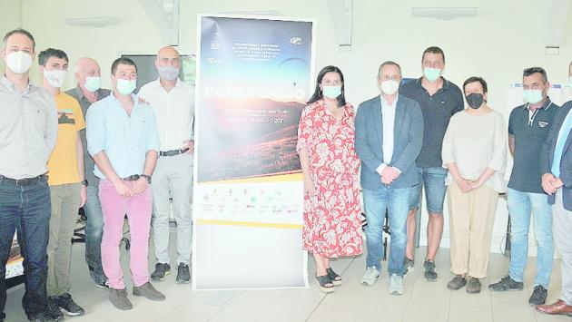 In volo nel cielo della Val Parma Parapendio: a Schia i campionati italiani