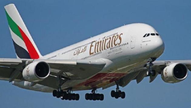 Grandine costringe Boeing all'atterraggio d'emergenza 