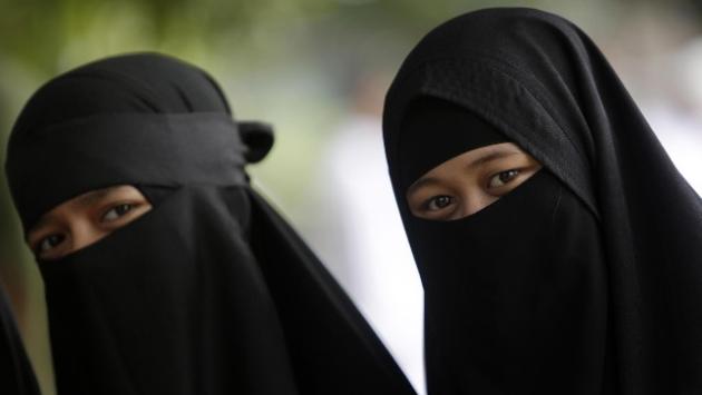 La Corte Ue: "Possibile vietare velo e simboli di culto al lavoro"