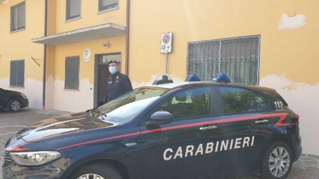 Nuoro, carabiniere soccorre neonato e gli salva la vita con il massaggio cardiaco