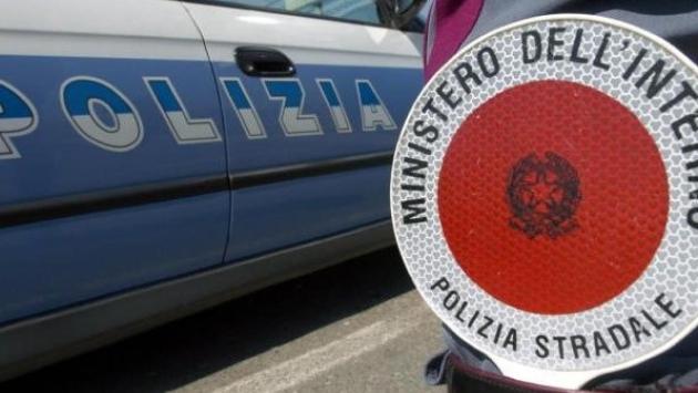 Cremona, in autostrada a 253 km/h su una Lamborghini, patente sospesa 