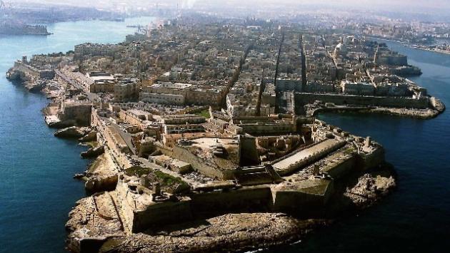 Malta, partito il primo volo degli studenti bloccati