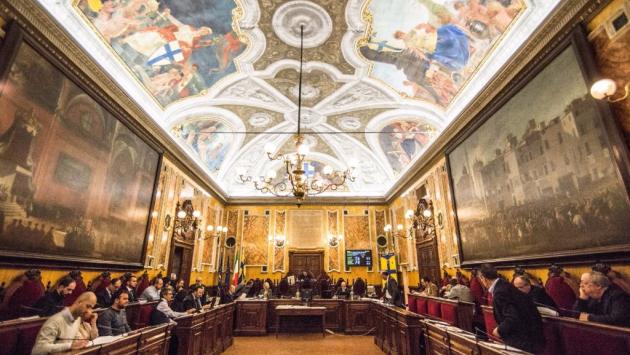 Parma, i consiglieri del Pd frenano sull'alleanza con Effetto Parma
