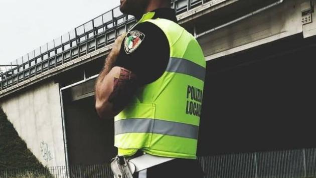 Guidava da 50 anni senza patente (su un'auto senza assicurazione)