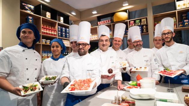 "Cena dei mille" rinviata al 2022