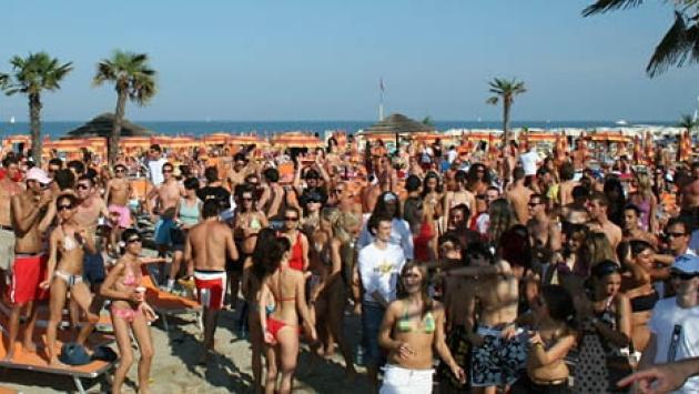 Evasione delle imposte, sequestri anche al Papeete
