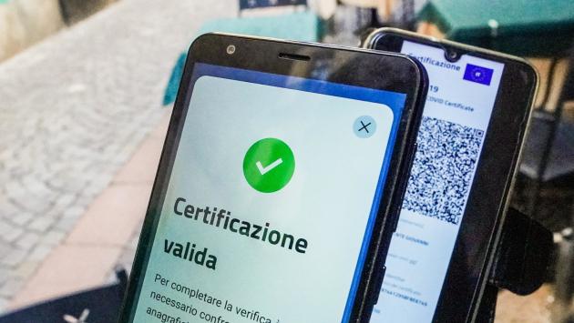 E' l'ora del green pass: dove serve e come averlo. L'app gratuita per verificarlo