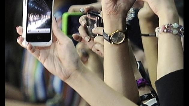 Filma di nascosto le gambe di una donna sul treno, denunciato 