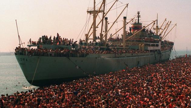Gli albanesi di Parma ricordano il loro sbarco in Italia 30 anni fa