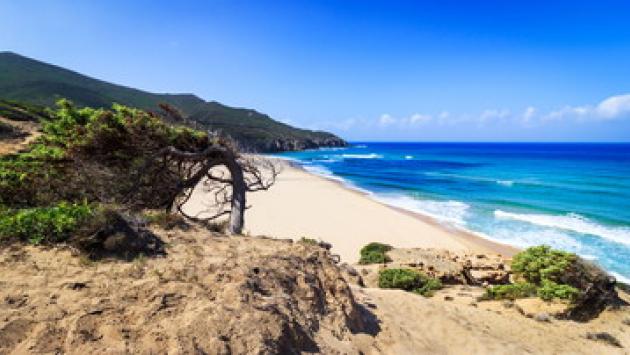 Vele blu, il mare piu' bello in Sardegna, Maremma e Puglia