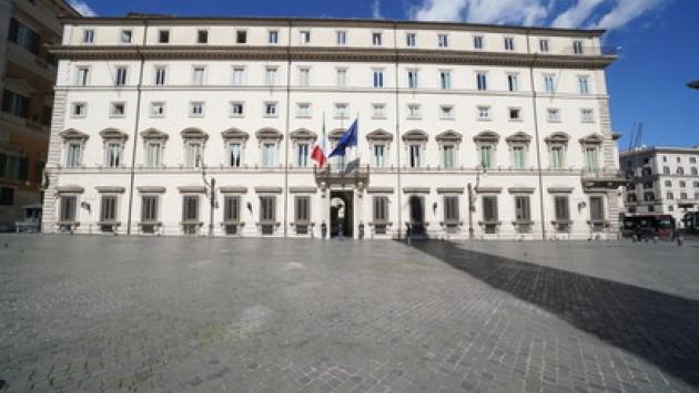 Pacco sospetto vicino Palazzo Chigi, intervengono gli artificieri 