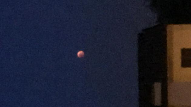 Eclissi lunare dal balcone di Marco a Colorno 