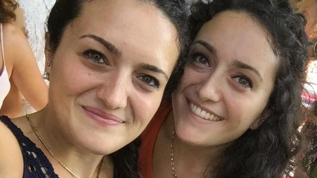 Chiara e Lucia, gemelle: «Le nostre vite divise ma  più che mai unite» 