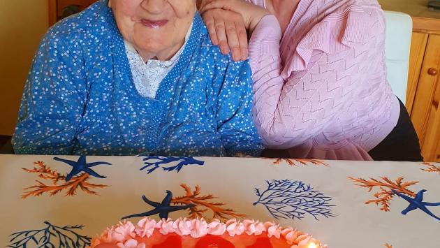 I 101 anni di Ave Brianti, storica maestra e allenatrice di calcio in parrocchia