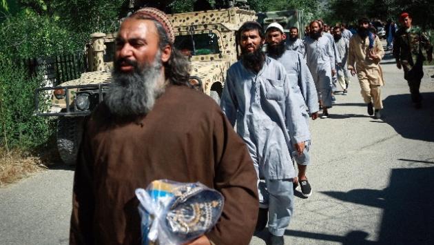 I Talebani annunciano l'amnistia per i funzionari statali