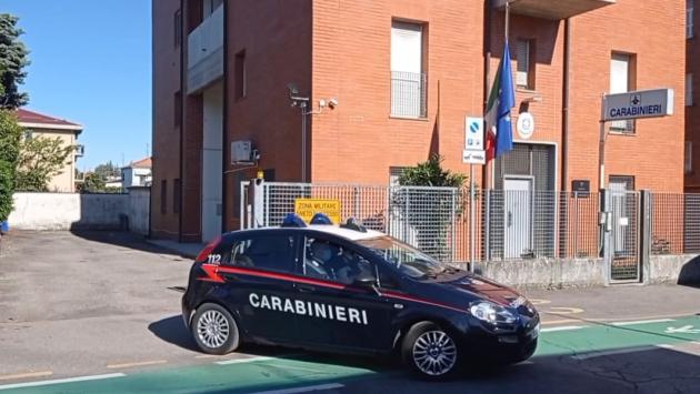 Evade dai domiciliari e passeggia per Sissa: arrestato 50enne