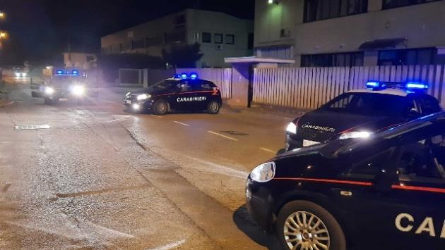 i carabinieri sventano un rave party nel Milanese