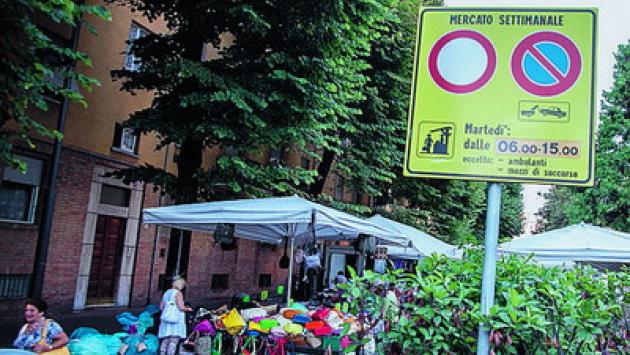 Ascom e Confesercenti al Comune: "Non spostate il mercato di viale Osacca in piazzale Pablo"