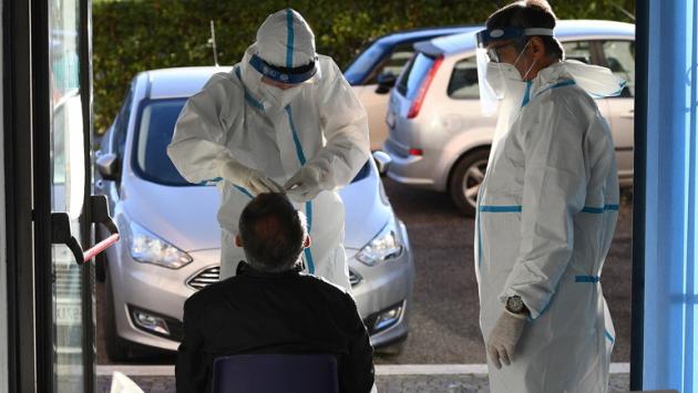 Monitoraggio, le Regioni a rischio moderato salgono da 10 a 17. Rt in lieve diminuzione scende a 0,97
