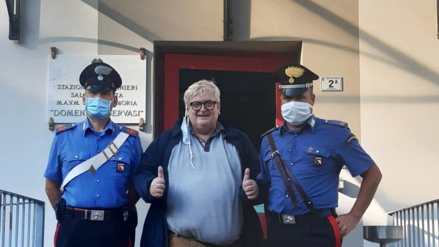  Furto nell'auto di un imprenditore straniero: ritrovata la refurtiva abbandonata dai ladri