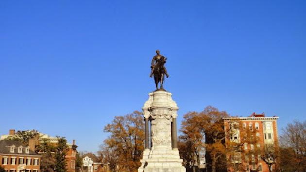 Richmond rimuove statua del generale Lee