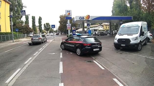 Nigeriano prende a bastonate un connazionale e lo rapina: denunciato