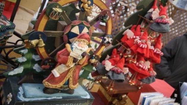 "La spesa per i regali di Natale calerà dell'11,2%"