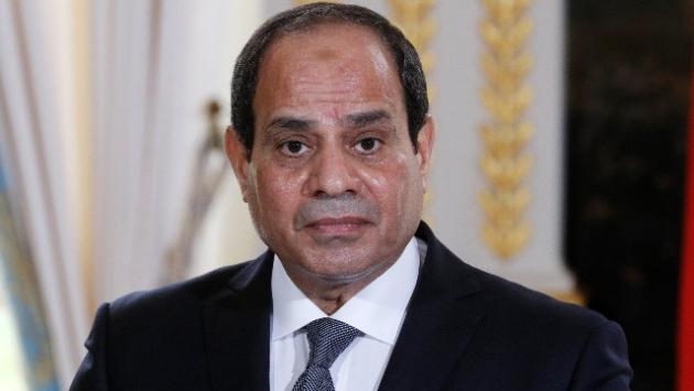 Al Sisi concede la grazia a un noto attivista, Ahmed Douma 