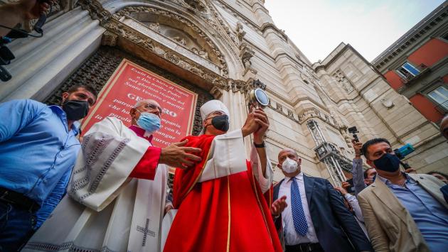 Si ripete il miracolo della liquefazione del sangue di San Gennaro