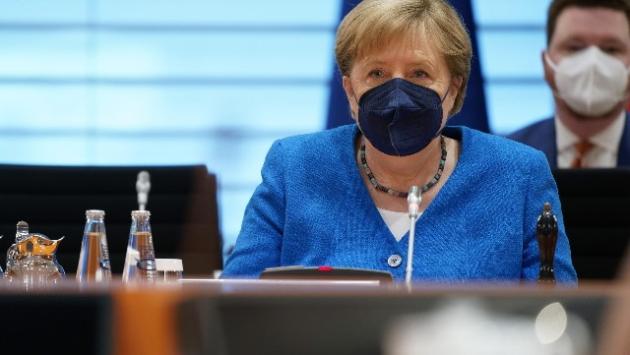 In Germania niente stipendio per chi non è vaccinato ed è in quarantena