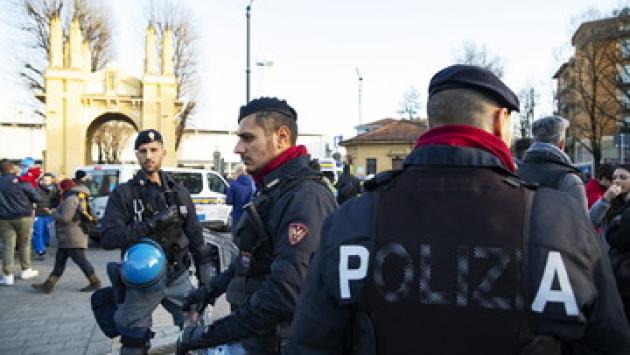Lancio di oggetti contro i bus dei tifosi della Cremonese: Daspo di 5 anni per un 32enne tifoso del Parma