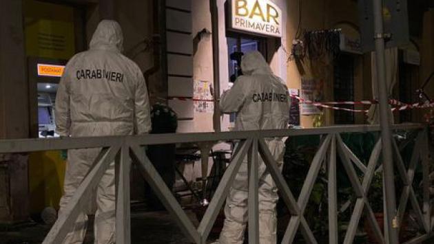 Uccide una donna che ha respinto le sue avances e ferisce le due amiche, arrestato 