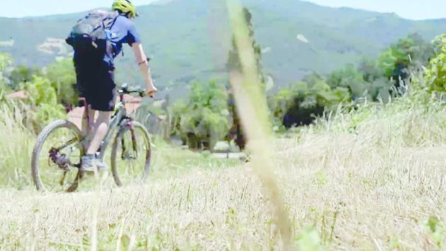 Troppe e-bike sui sentieri. Arrivano nuove regole?