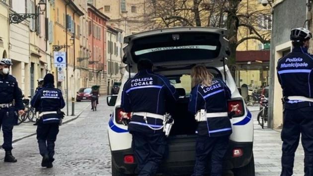 Via Imbriani, minimarket chiuso per 5 giorni e multato di 400 euro per inosservanza delle norme anti Covid