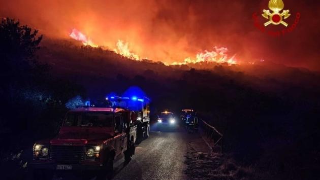 Incendio all'Elba, in corso lo operazioni di spegnimento