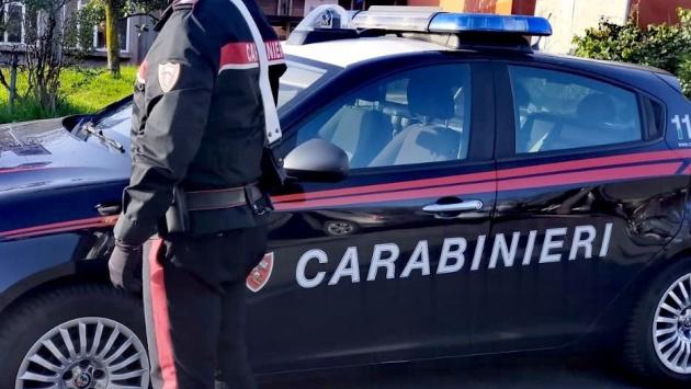 I carabinieri trovano il ladro nell'armadio