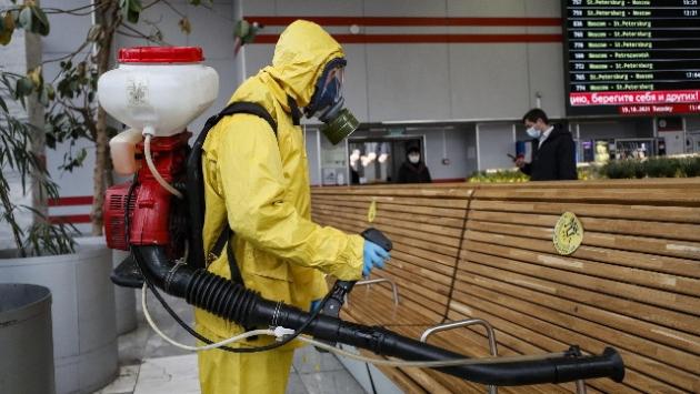 Covid, Russia sospende attività lavorative per nove giorni