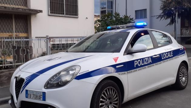 Cade nella vasca e non riesce a rialzarsi: anziano «salvato»