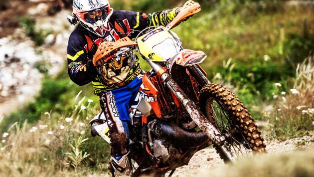 Gara di enduro sullo Sporno, il Cai e Italia Nostra: "Come ferire un territorio"