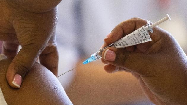 Terza dose per gli operatori sanitari: primi gli ultra 60enni vaccinati entro il 15 febbraio