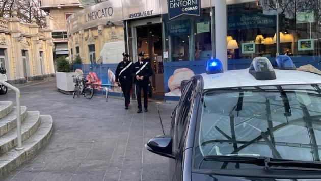 Un 27enne rumeno, ai domiciliari, evade per procurarsi la droga