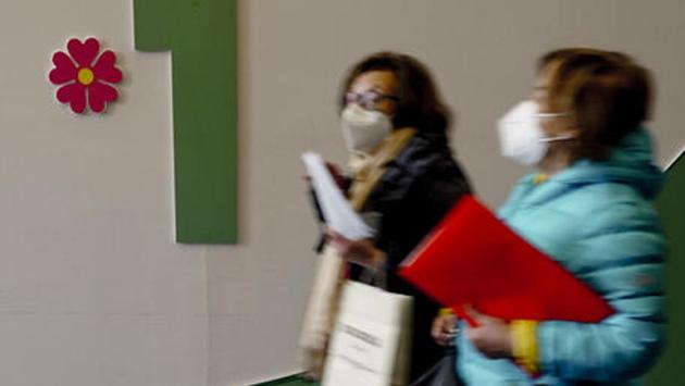 Sconsiglia il vaccino, centralinista del Cup licenziata a Cesena